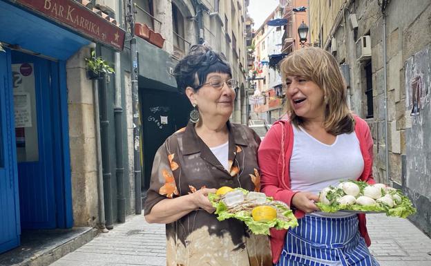 Las reinas de la calleja y de los mejores fritos ofician en Karrika (Bilbao)