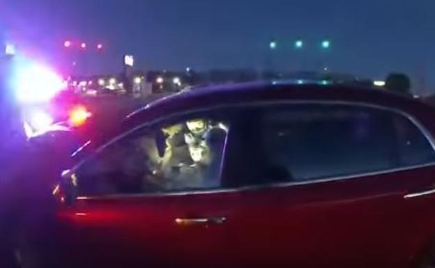 Una niña de 9 años estrella el coche que conducía contra un camión con su hermana de 4 años de pasajera