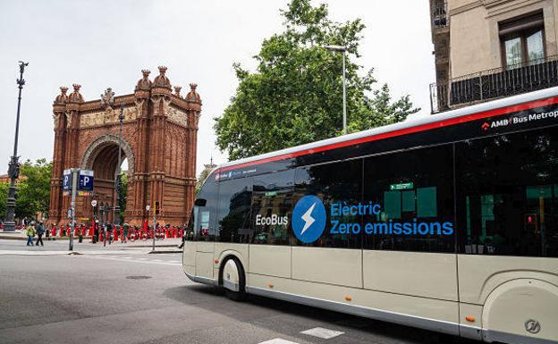 Barcelona compra 9 autobuses urbanos eléctricos iguales que el BEI de Vitoria