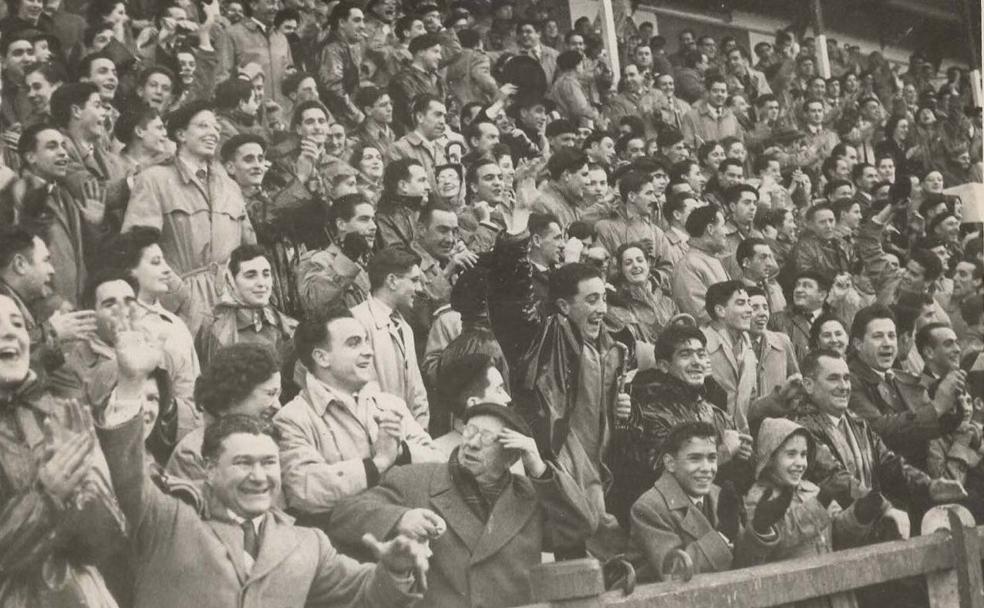 Un punto entre la niebla