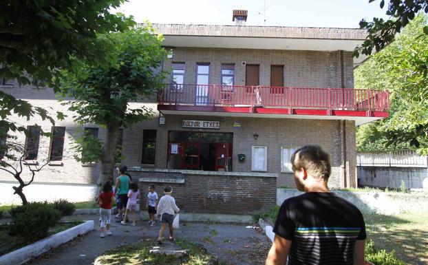 Okondo quiere abrir en septiembre la sala de estudios