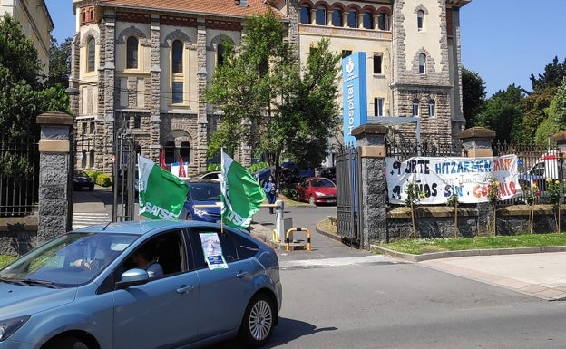 Trabajadores del hospital San Juan de Dios: «Queremos firmar un convenio que sea justo para todos»