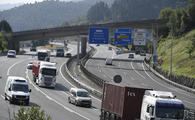 Bizkaia prepara un sistema de peajes para todos los camiones que entren al territorio