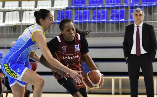 Roundtree, cuarta jugadora en renovar con el Lointek Gernika