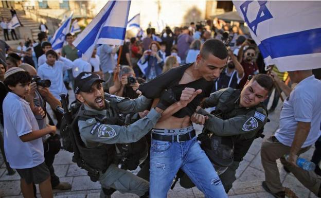 El nuevo Gobierno de Israel frena la marcha racista de los ultranacionalistas judíos