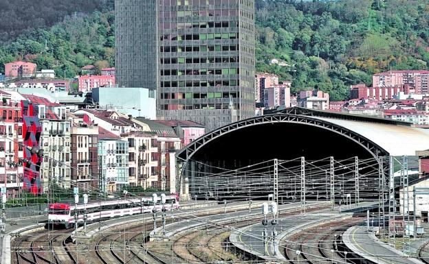 Bilbao y Vitoria temen que la llegada provisional del TAV tumbe «para siempre» el soterramiento