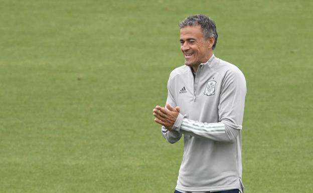 Luis Enrique cierra filas: «Jugarán Morata y diez más»