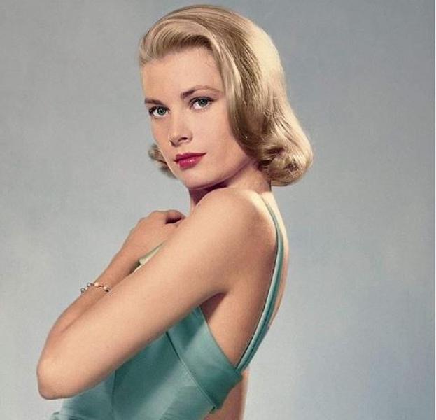 Lidl arrasa con sus bañadores de 8 euros inspirados en Grace Kelly