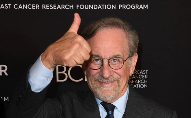 Netflixek bere kritikari handienetako bat den Steven Spielberg fitxatu du