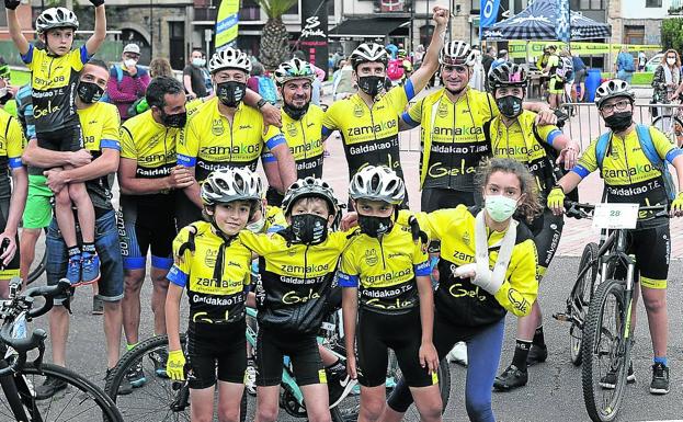 Doce horas sobre la bicicleta por una buena causa