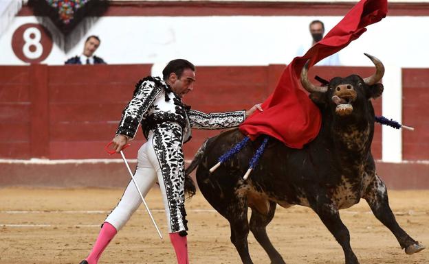 Enrique Ponce anuncia su retirada del toreo por tiempo indefinido