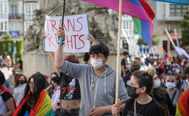 Vitoria se suma a la reivindicación trans en el día del orgullo LGTBI+