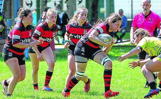 «Queremos que el rugby femenino coja fuerza»