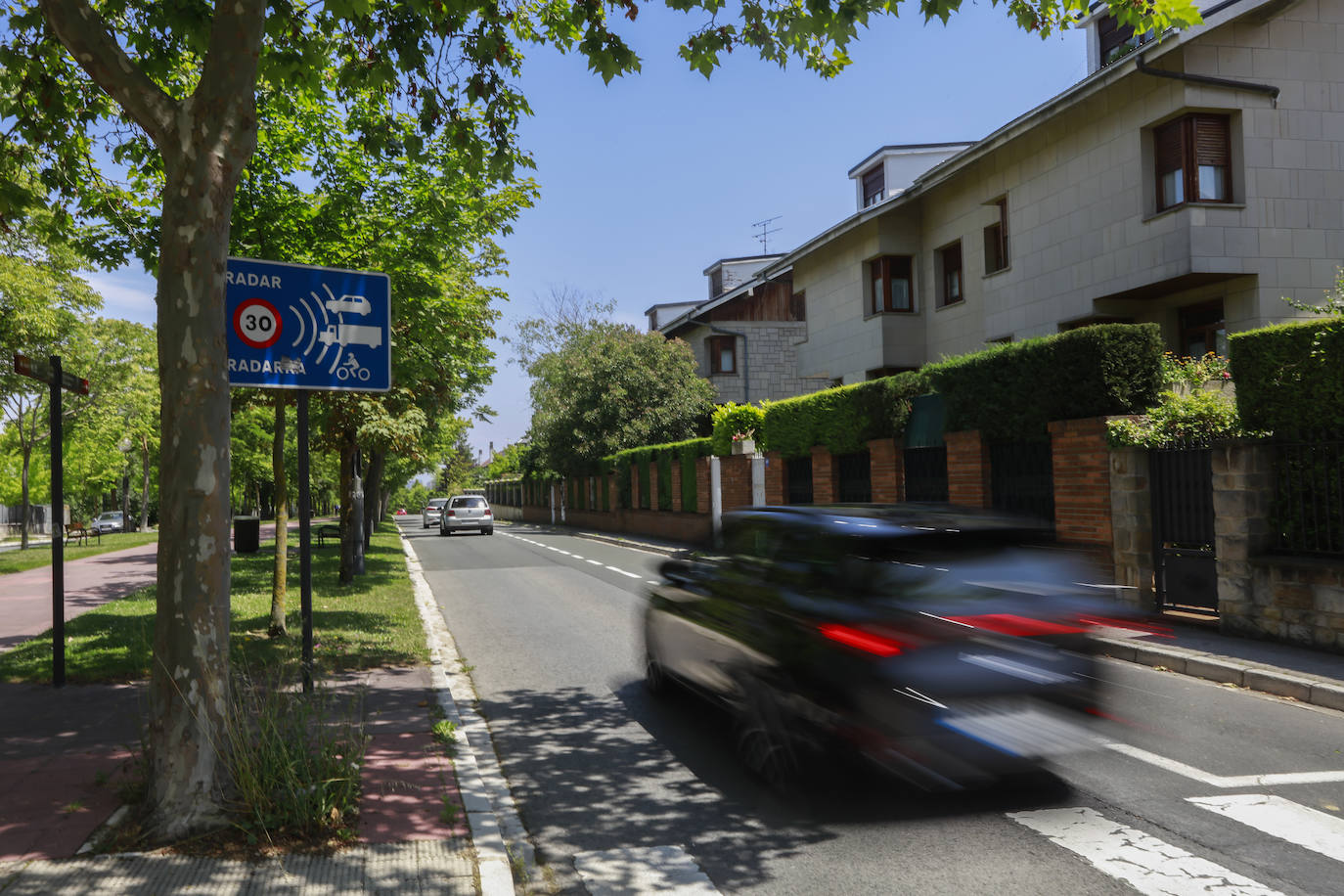 Más de 200 multas en Armentia en un mes por circular a más de 30