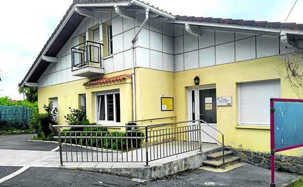 Quince pueblos pequeños de Busturialdea exigen recuperar las consultas médicas
