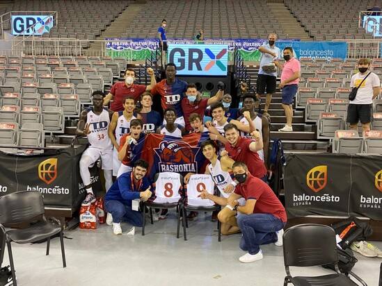 El Baskonia prescinde de Miguel Ángel Hoyo como técnico del equipo de Liga EBA