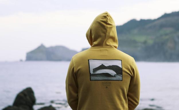 De Mundaka a Sopela: las camisetas y sudaderas que homenajean a las olas más famosas de Bizkaia