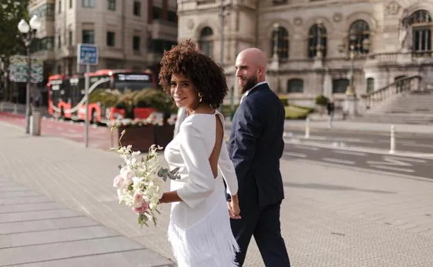 La novia caribeña que se casó en el Ayuntamiento de Bilbao tras una pandemia y un huracán