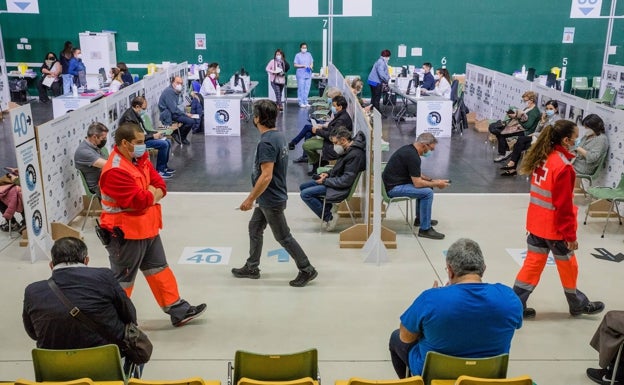Urkullu destaca que la vacunación «está evitando un incremento de la presión hospitalaria»