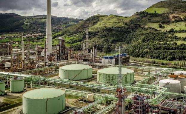 Petronor no prevé recuperar la plena actividad a corto plazo en la refinería