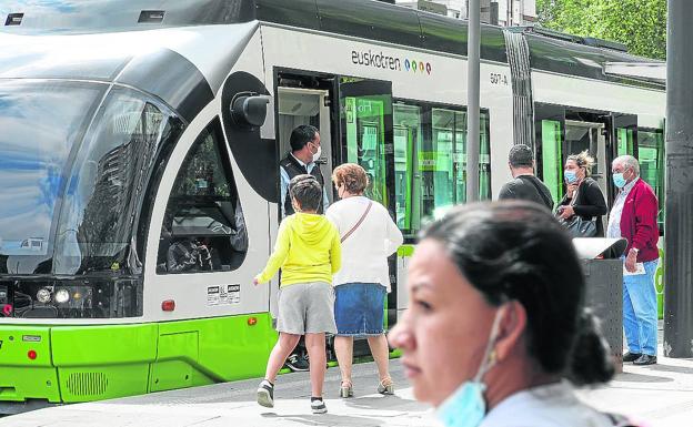 El Ayuntamiento reprocha a Euskotren que no le avisara de la avería del tranvía