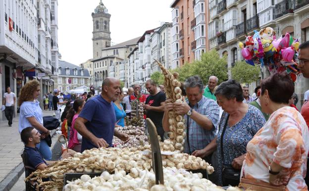 Vitoria suspende ferias y mercados programados hasta septiembre