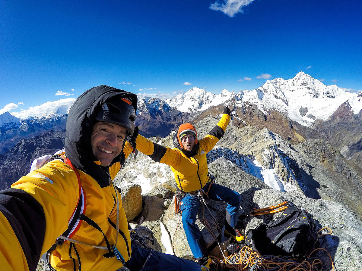 Los hermanos Pou abren su segunda escalada en Perú