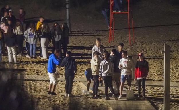 Noja sigue sin poner freno al botellón