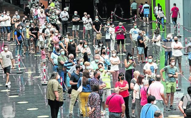 Los vacunódromos del BEC y La Casilla no descansan