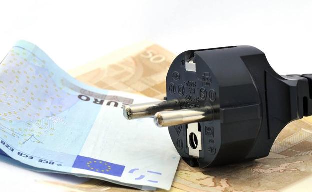 Con la factura de la luz disparada, ¿sabes qué electrodomésticos consumen más y cómo usarlos para ahorrar al máximo?