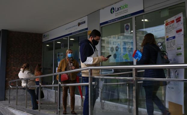 España crea un millón de empleos en un año y Euskadi tiene el paro más bajo