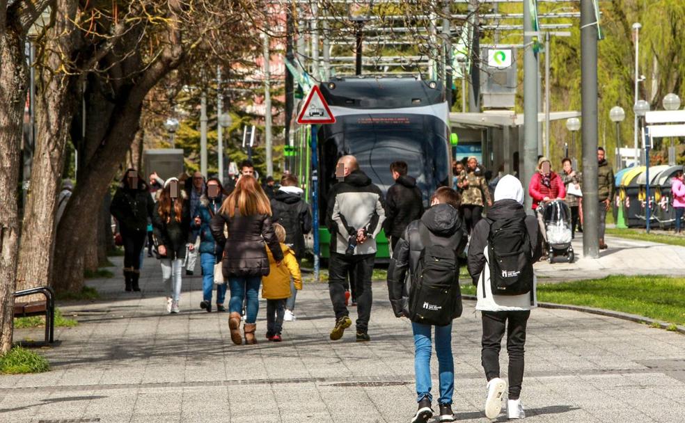 El avance del virus, pueblo a pueblo: Álava registra 131 casos y la incidencia desciende después de un mes