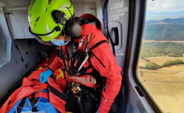 Rescatado en helicóptero un montañero accidentado cerca de Salinillas de Buradón