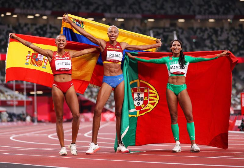 Ana Peleteiro, bronce en triple salto