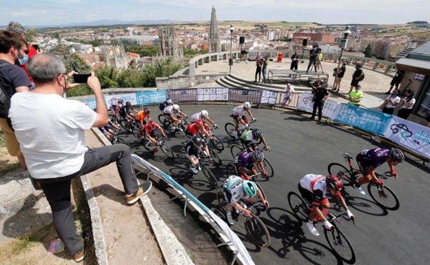Molano gana en Burgos antes de la subida al Picón Blanco