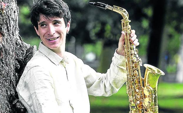 «Quiero que la gente descubra lo bien que suena el saxo clásico»