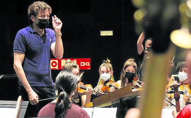 La EGO se doctora con Gustavo Gimeno mañana en el Kursaal