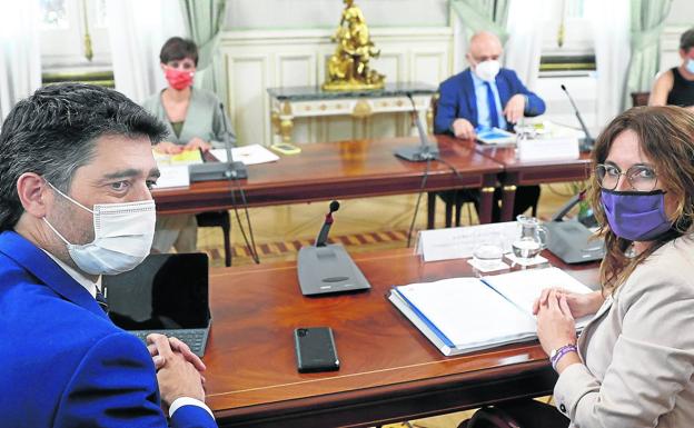 Sánchez apuesta por el 'modelo vasco' de negociación para atraer al Govern