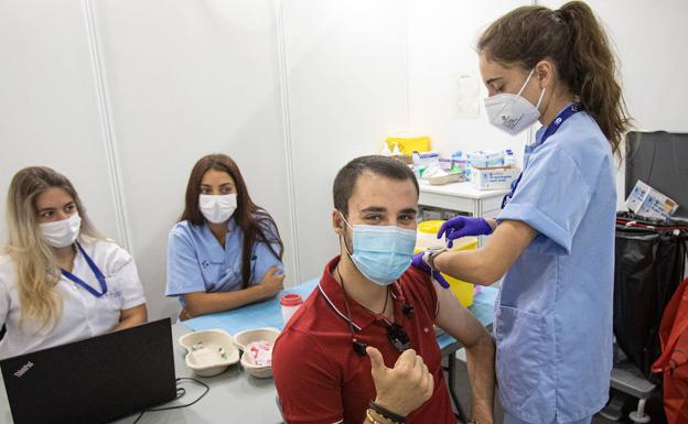 Osakidetza, con 57.000 citas libres, pide «por favor» que los vascos acudan a vacunarse