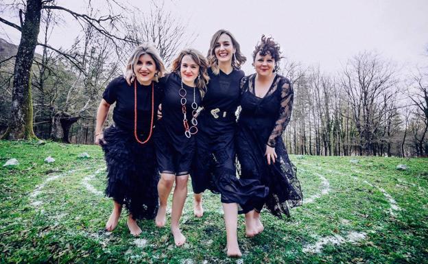 Los conciertos del finde: Eñaut Elorrieta, Puro Relajo, Coppel, AMAK, Momo…