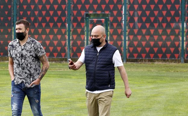 Firmar al ariete, una tarea de última hora