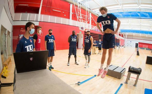 El Baskonia espera desde hoy la llegada escalonada de sus jugadores