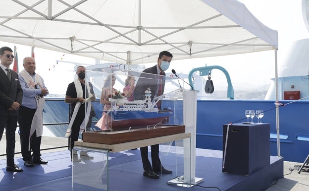 Un nuevo atunero muy veloz surcará las aguas del Pacífico