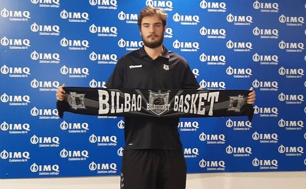Alejandro Galán, presentado como nuevo jugador del Bilbao Basket: «Siempre lucho y voy a muerte»