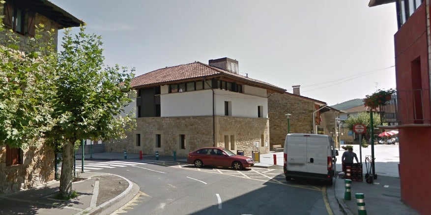 El cierre por vacaciones del consultorio de Osakidetza en Larrabetzu desata las quejas de los vecinos