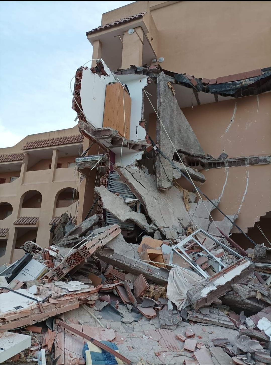 Derrumbe de un edificio en Peníscola