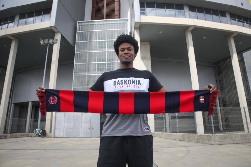 Steven Enoch, un «ancla» para la nave baskonista