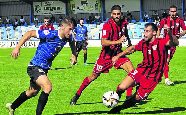 La puntería de Arzalluz aúpa al Arenas frente al rocoso Peña Sport