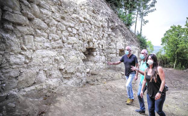 Salinas desentierra su muralla