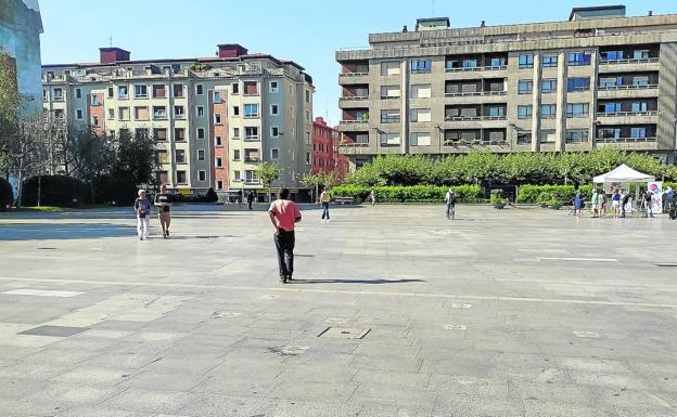La polémica plaza de La Estación de Las Arenas se remodelará en 2022